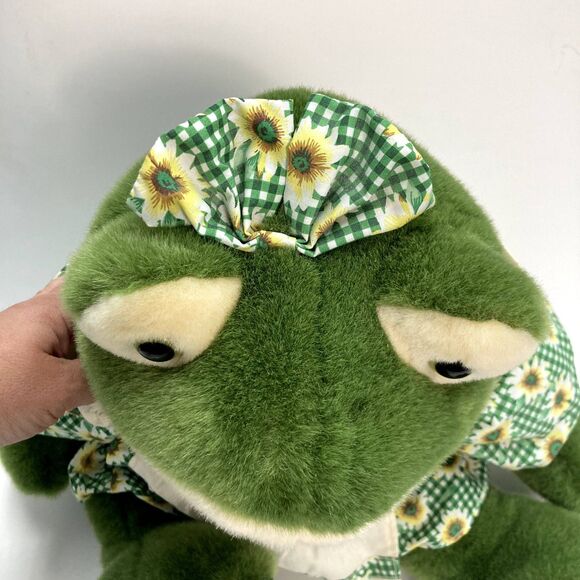JC Penny 24-Inch Stuffed Animal Frog Sunflower Dress and Apron Ensemble Green - Picture 4 of 8